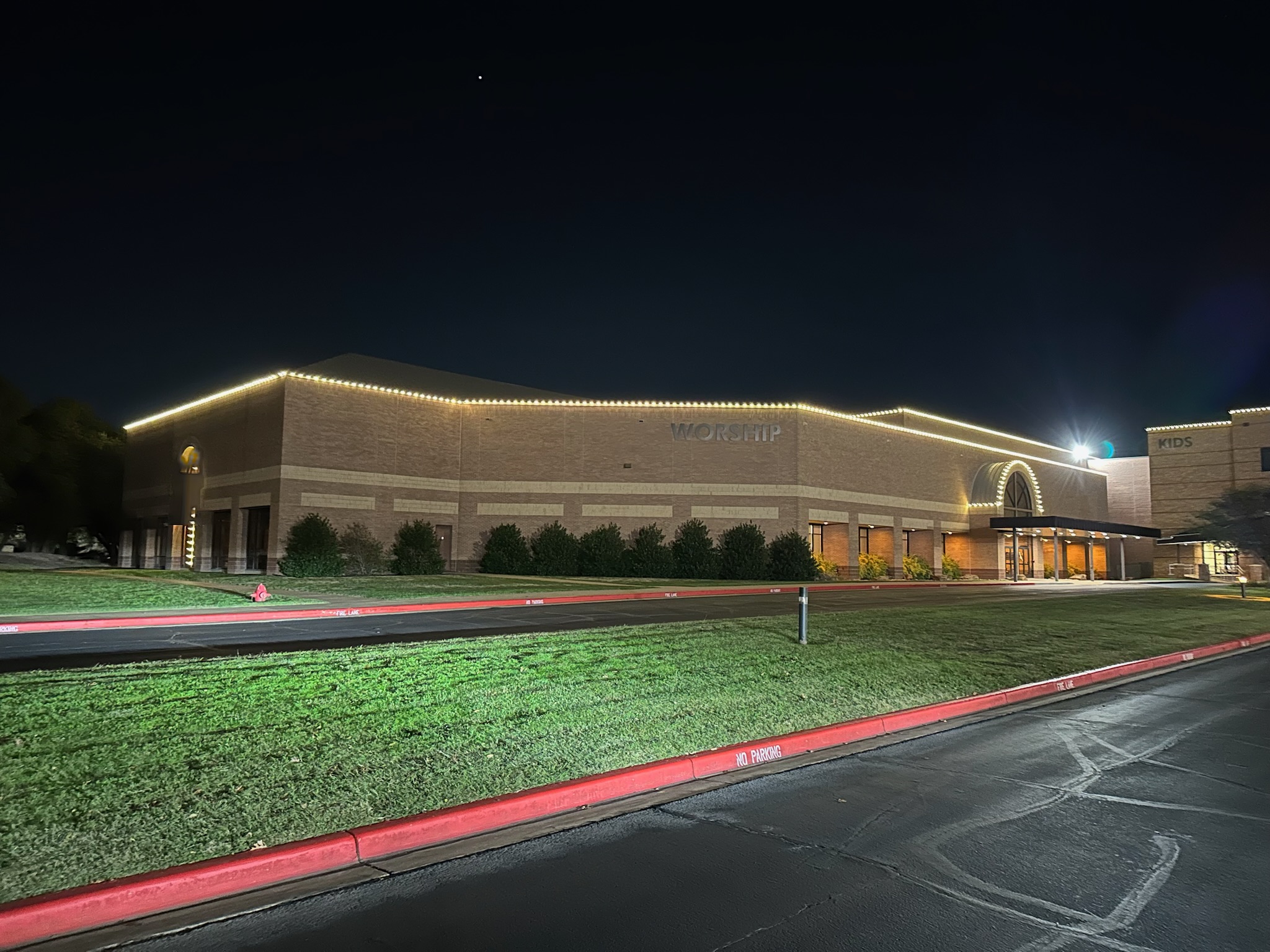 Commercial Christmas Light Installation in Central Texas